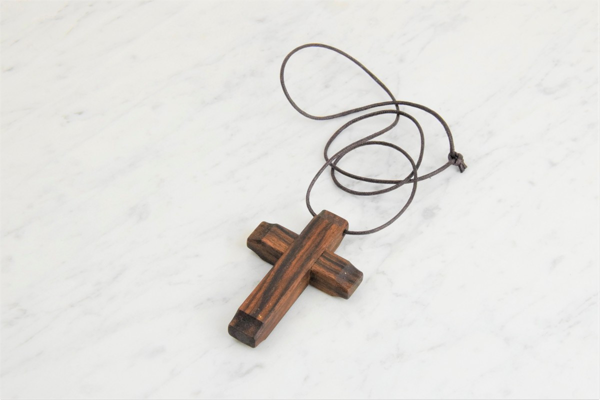 Men's Black Wood Cross Necklace Black Ion-Plated Stainless Steel 24